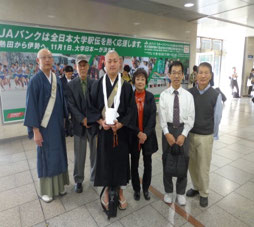 お見送り頂いた 檀信徒の皆さんと